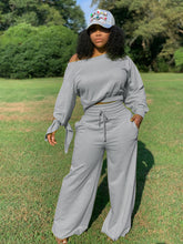 Load image into Gallery viewer, Round Neckline 2 PCs Set